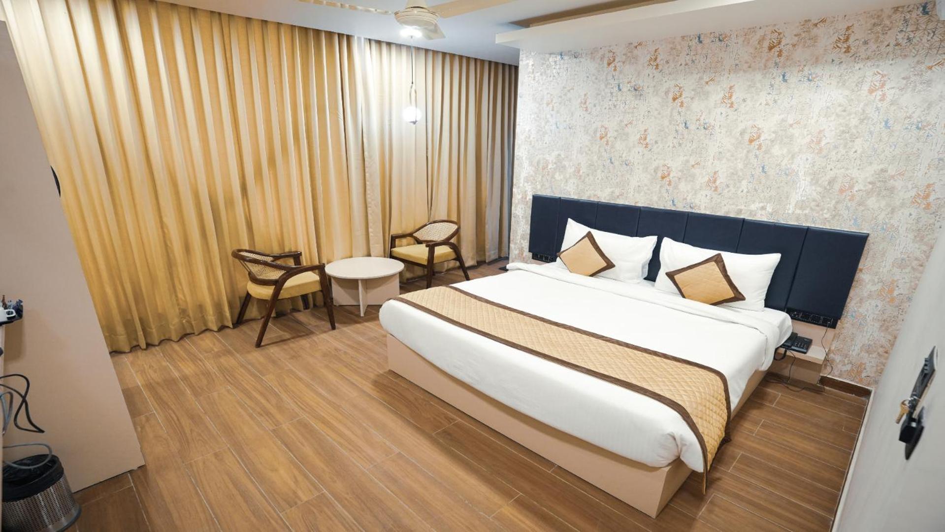 Arka Residency Hotel 3*